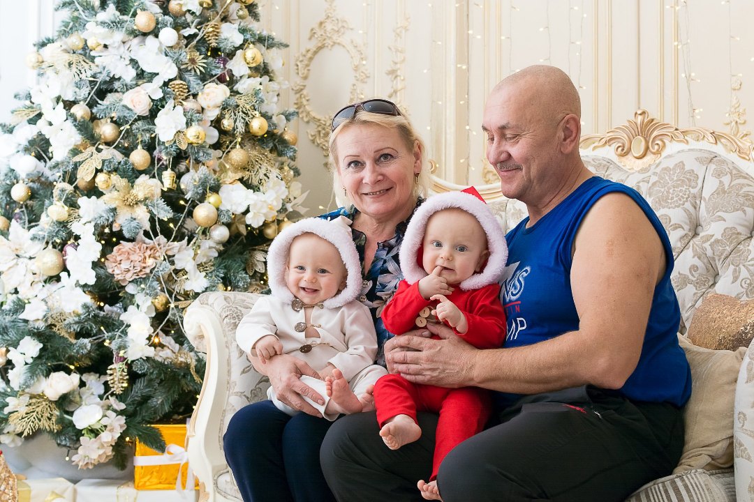 俄罗斯试管婴儿双胞胎